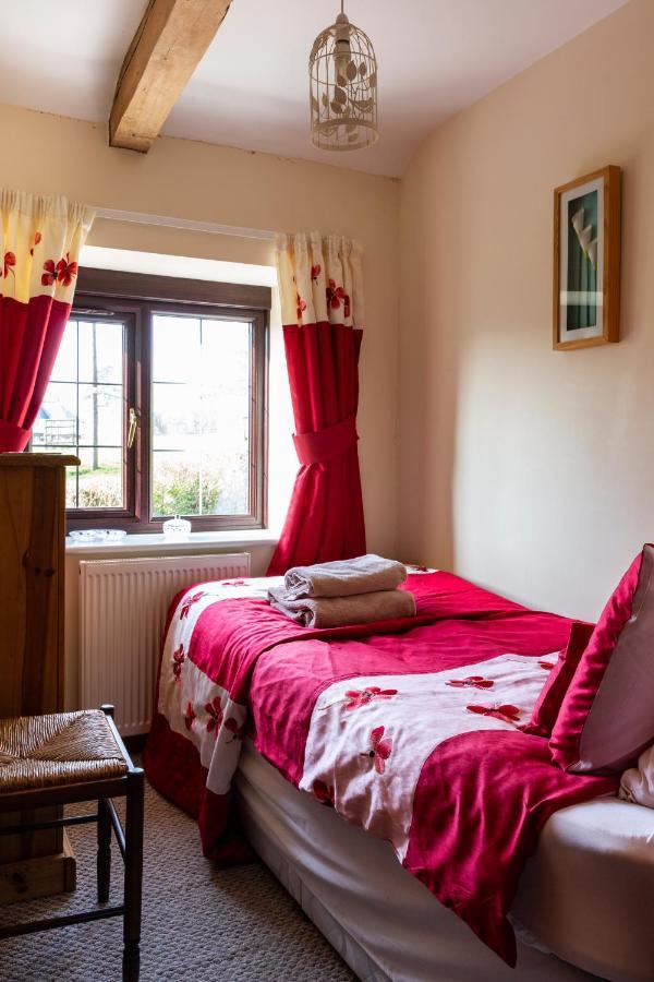 Herefordshire Holiday Cottages Lea ภายนอก รูปภาพ