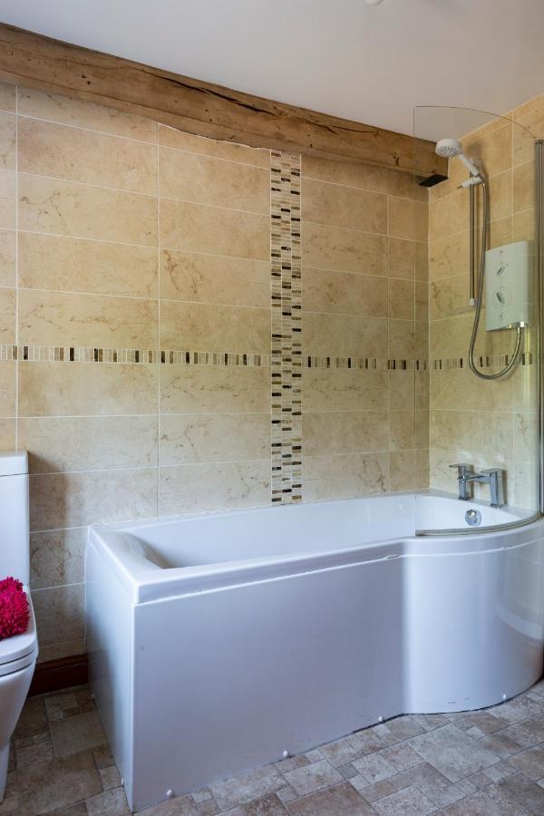 Herefordshire Holiday Cottages Lea ภายนอก รูปภาพ
