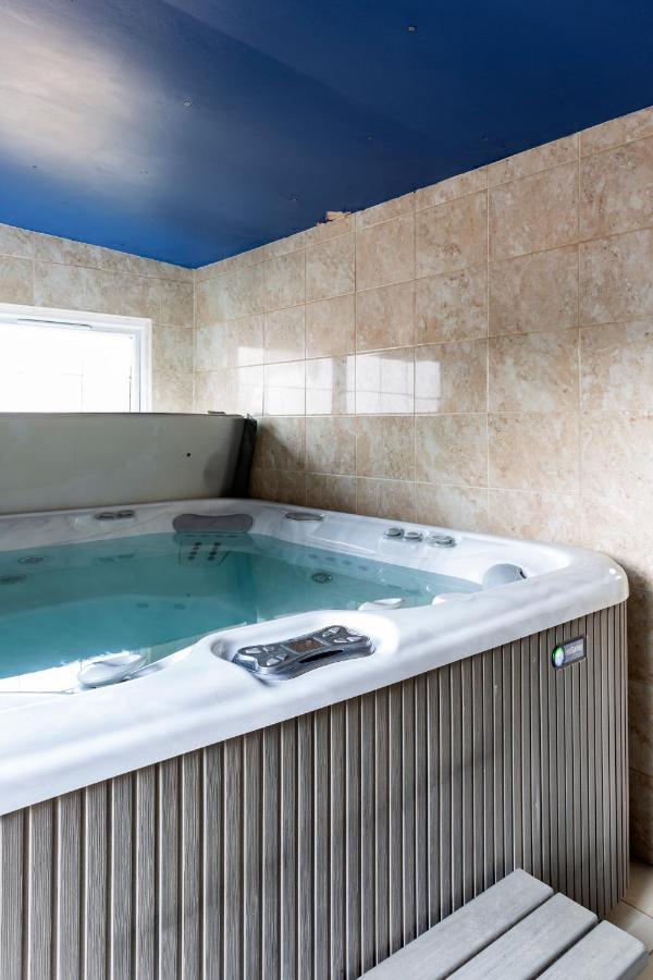 Herefordshire Holiday Cottages Lea ภายนอก รูปภาพ